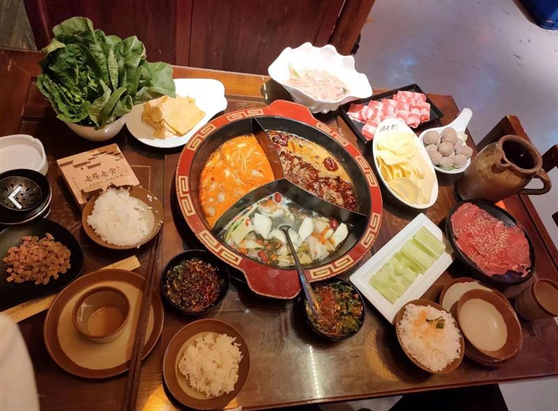 老房老舍重庆传统火锅(大理店)的图标